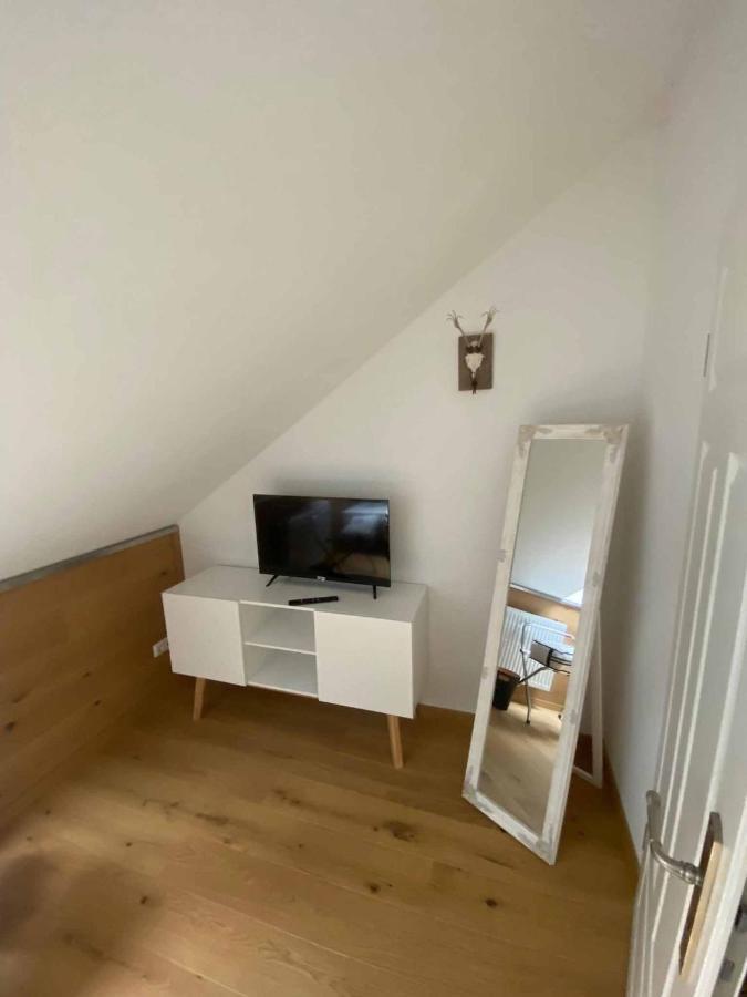 Forsthaus Apartment Crimmitschau Bagian luar foto