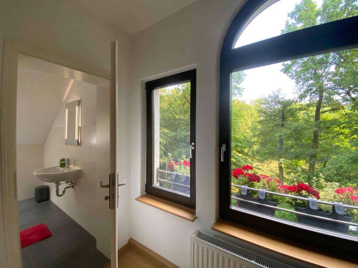 Forsthaus Apartment Crimmitschau Bagian luar foto