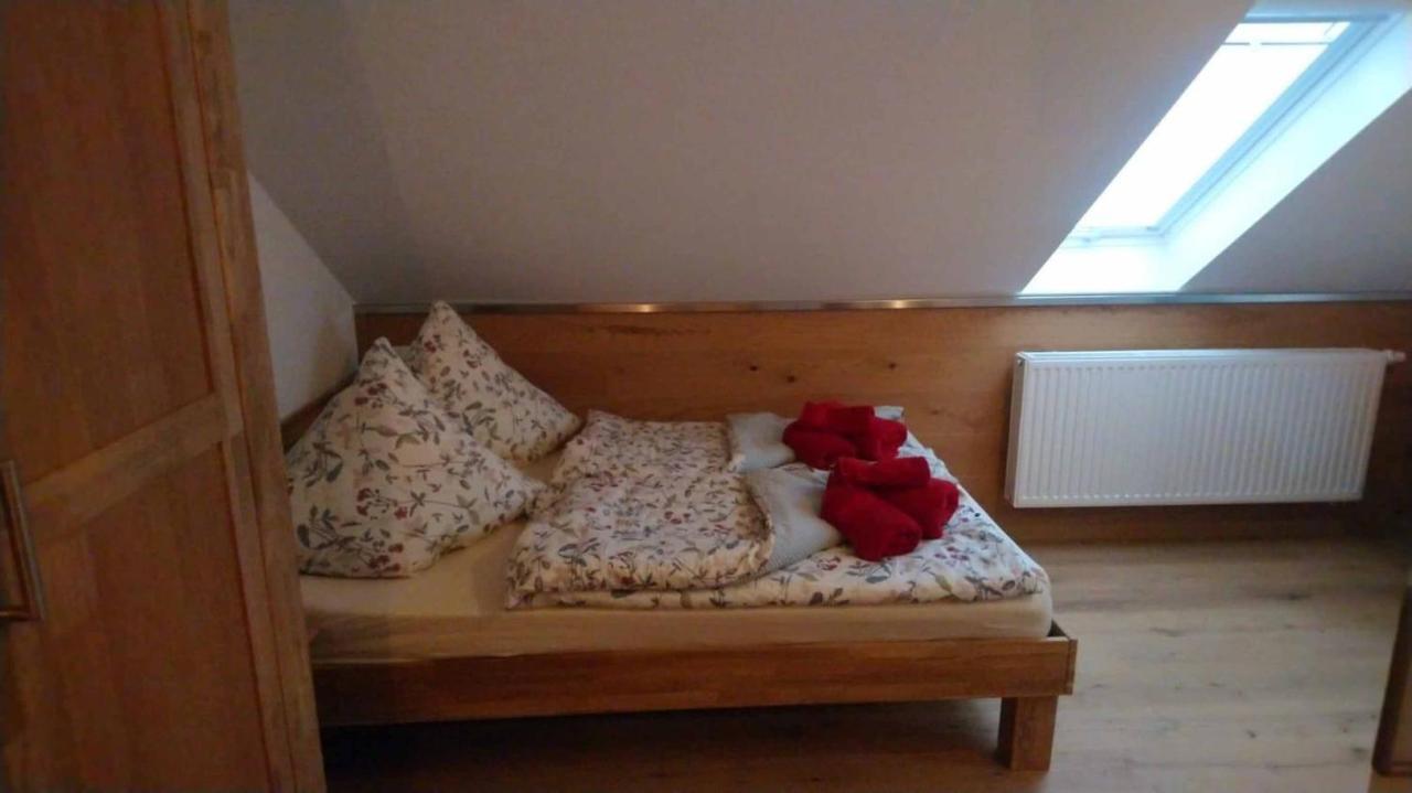 Forsthaus Apartment Crimmitschau Bagian luar foto